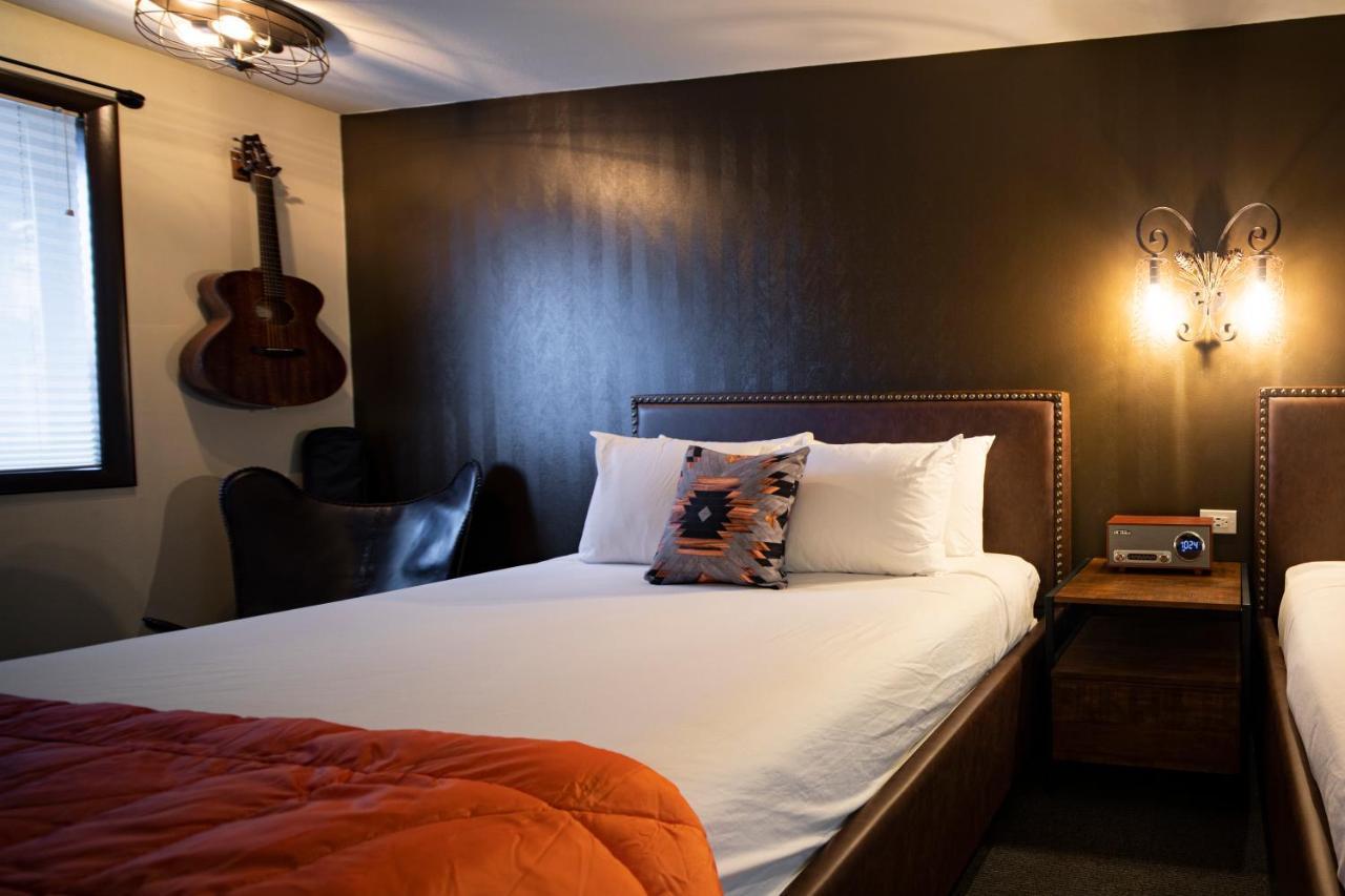 בנד Campfire Hotel מראה חיצוני תמונה